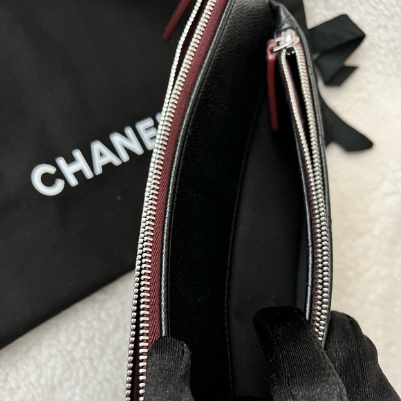 ❌❌Classic Quilted CC Logo Black Caviar Double Zip Case w/ Silver Hardware - Picture 7 of 13